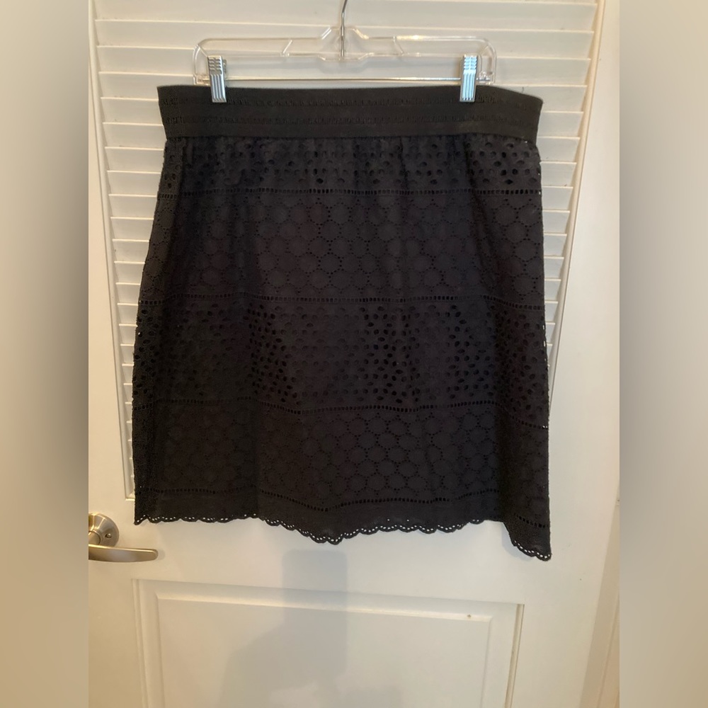 Pre-Loved Isaac Mizrahi Embroidered Black Skirt